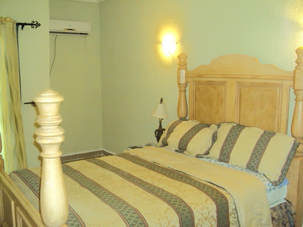Tiffany Hotel And Towers Imogwu-Agwa Extérieur photo